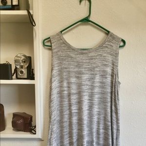 Old Navy Flowy Tank Top 💜